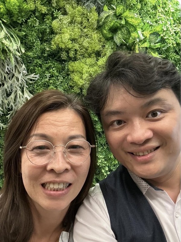 患者與王醫師矯正合照